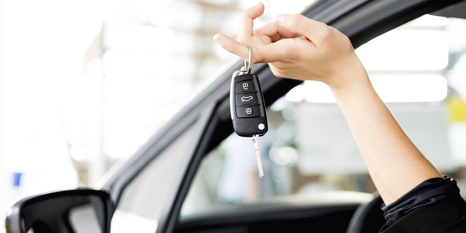 How to choose a car rental company in Paros